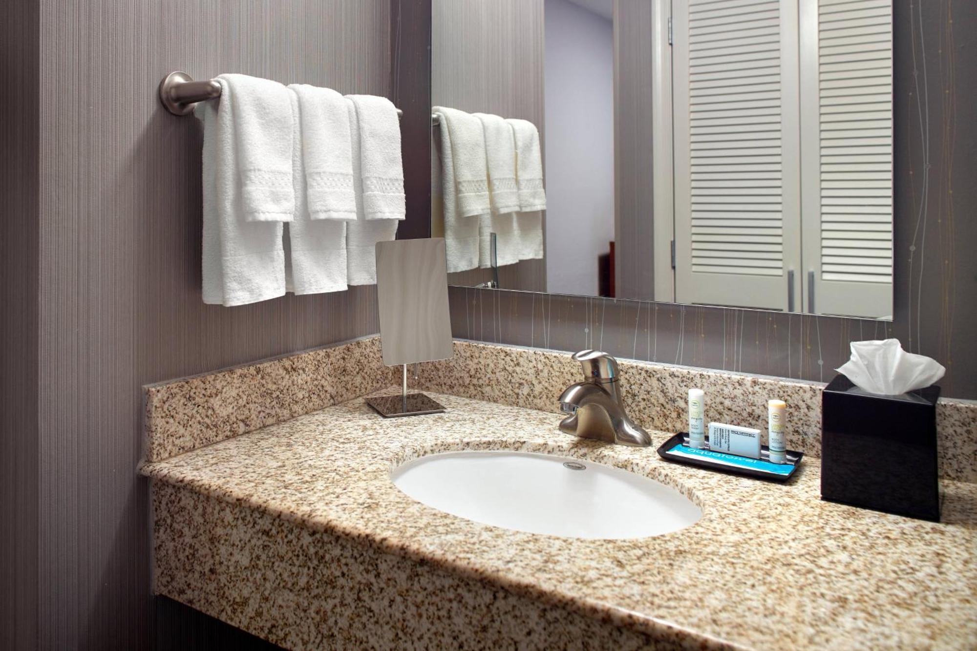 Courtyard By Marriott Fayetteville Eksteriør bilde